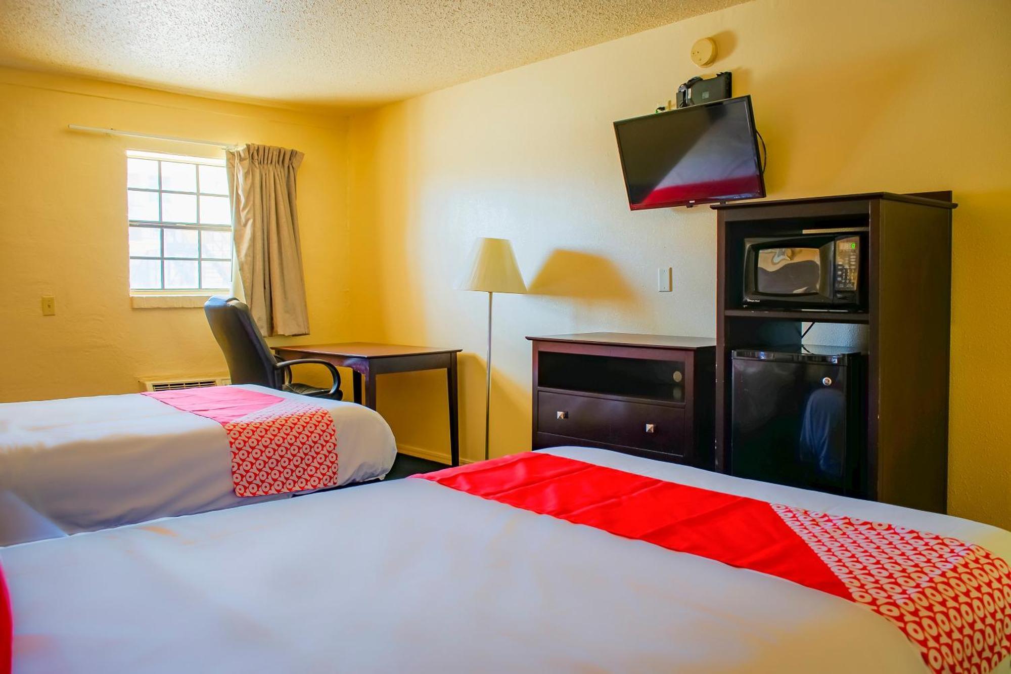 Hotel By Oyo, Ok - Hwy 81 Near Chisholm Casino